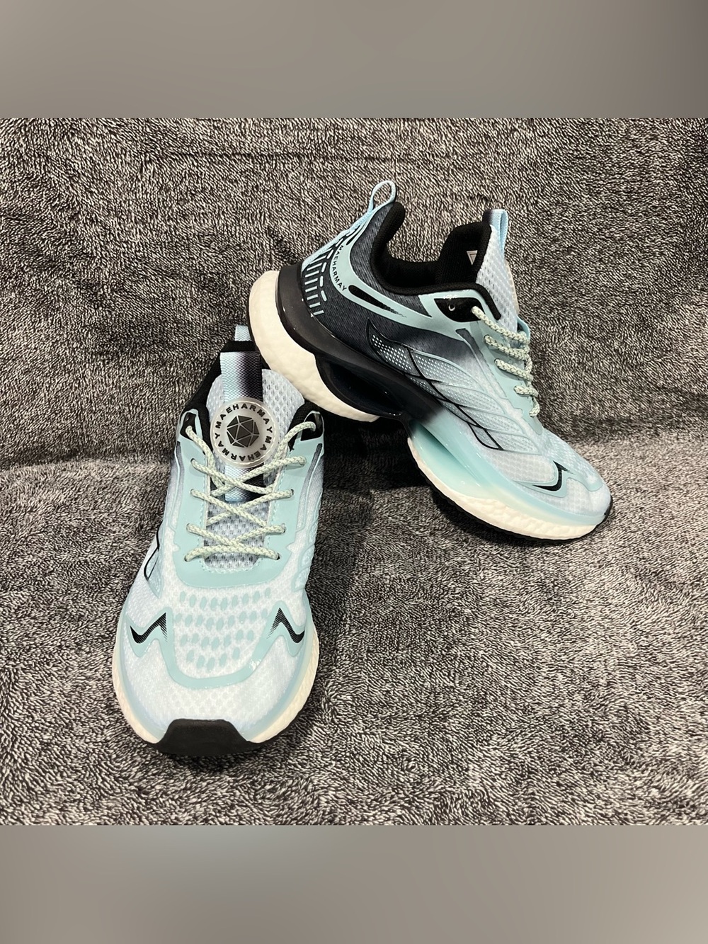 Armadillo-Hands Free and Supportive Walking Shoes lightweight sz 37 (6.5)